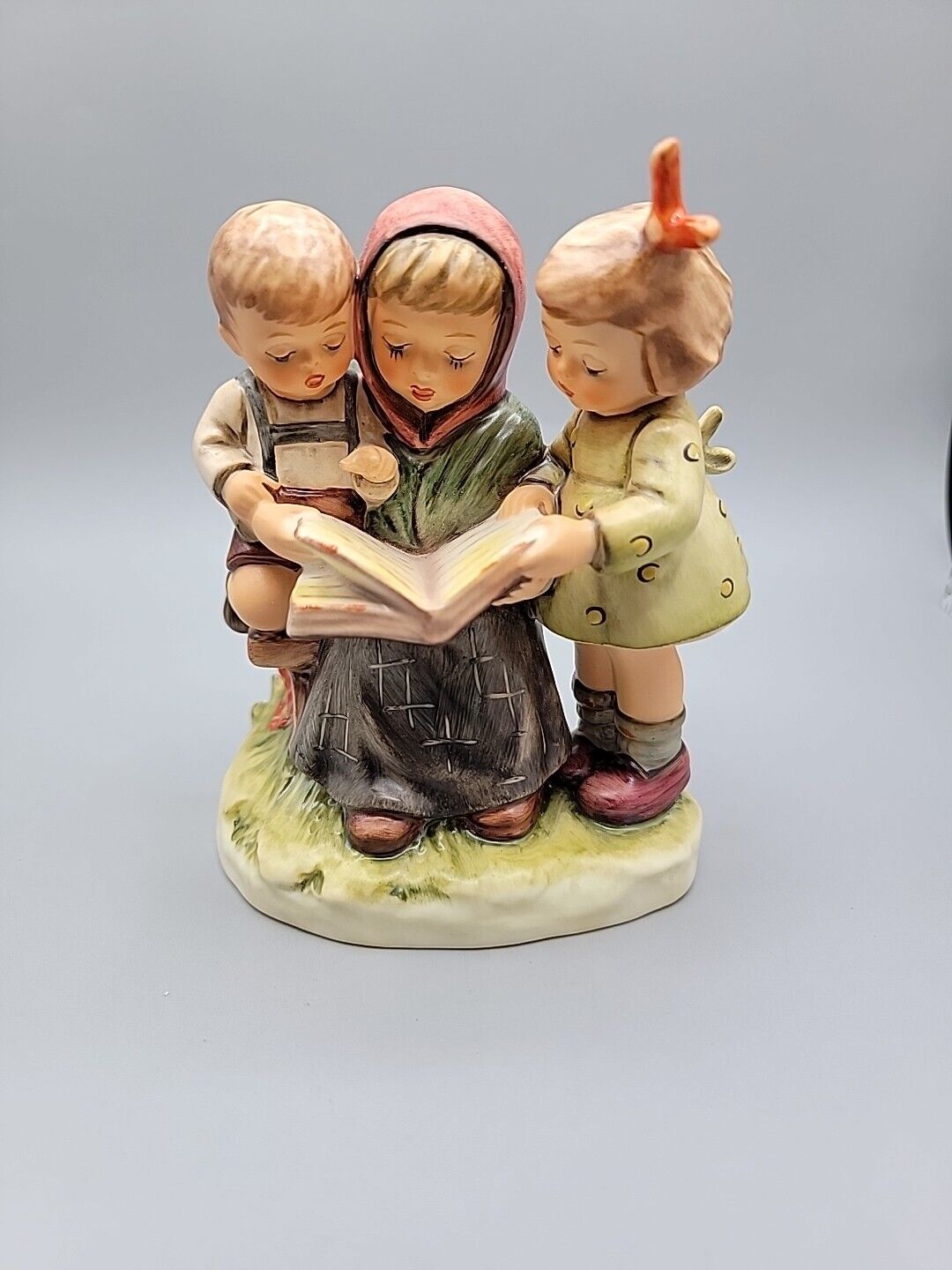 Hummel Storybook Time Figurine #458 1992 First Issue Vintage TMK 7 Small Crown
