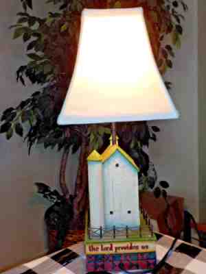 ATTENTION: Jim Shore lovers - 21" Adorable Farm House Table Lamp