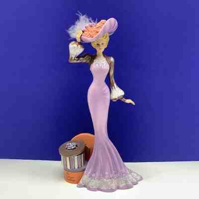 Thomas Kinkade ladies lamplight village figurine RARE sculpture beautiful bonnet