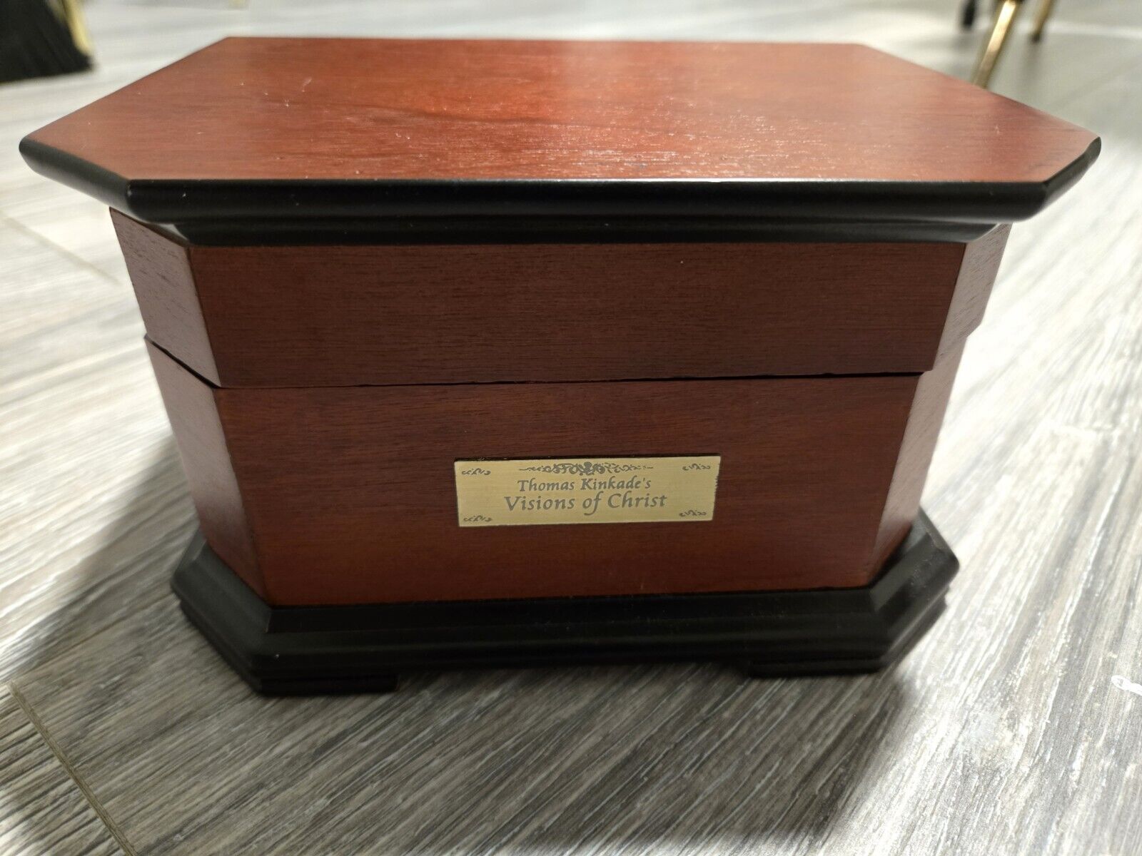 2010 Thomas Kinkade Visions of Christ Music Box Plays Amazing Grace Easter