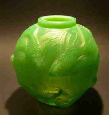 R LALIQUE RARE OPALESCENT DOUBLE CASED JADE GREEN GLASS VASE 