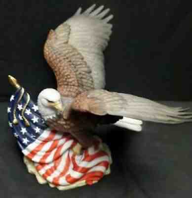 LENOX Defender of freedom Bald Eagle & Flag Figurine 1995 limited edition