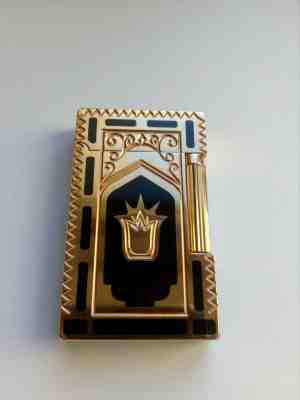 S.T. Dupont Paris France Lighter Gold Lacquer Chine 