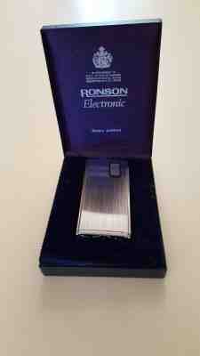 Vintage RONSON VARAFLAME Electronic Butane Lighter w/original case