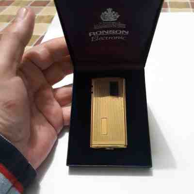 Vintage RONSON VARAFLAME Electronic Butane Lighter original case Working