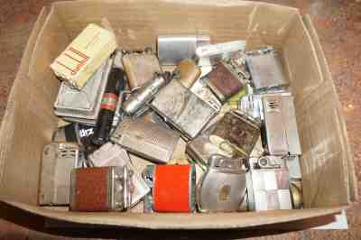Box lot of Vintage lighters, Zippo, Dunhill, Douglass, Ronson GoldenWheel ect.