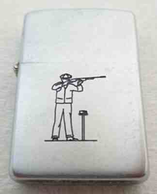 VINTAGE ZIPPO HUNTER SPORTSMAN 2032695 CIGARETTE LIGHTER