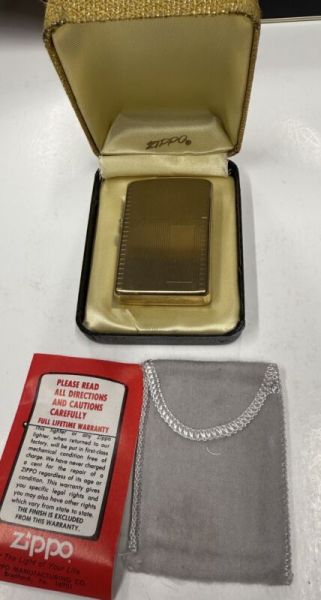 ZIPPO 1960'S-70'S  10K GOLD FILLED LIGHTER UNFIRED MINT IN CLAMSHELL BOX