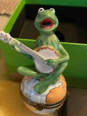 Porcelaines Bernardaud Manufacture de Limoges Kermit Signature Collection On Top