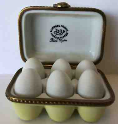 CARTON OF EGGS ð??? LIMOGES, FRANCE ð??? Peint Main, hand painted trinket box -RARE!