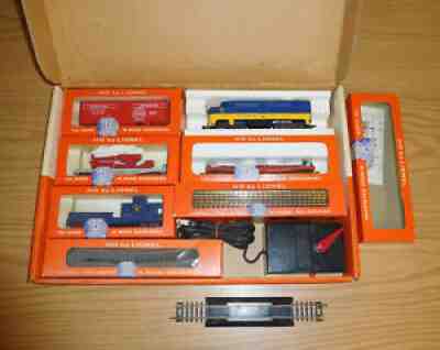 LIONEL TRAINS POSTWAR HO GAUGE #0564 C&O ALCO DIESEL MILITARY SET #5739 BOXED