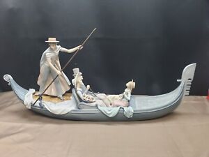 Lladro In The Gondola Couple #1350 30