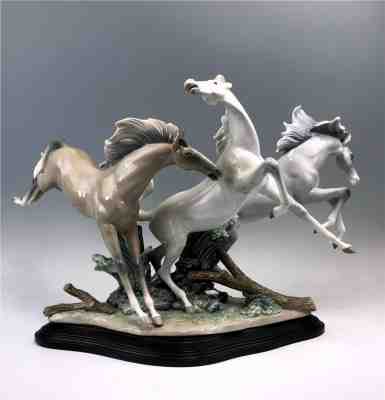 Impressive Rare Lladro BORN FREE #1420 Sculpture Wild Horses w/ Base ...