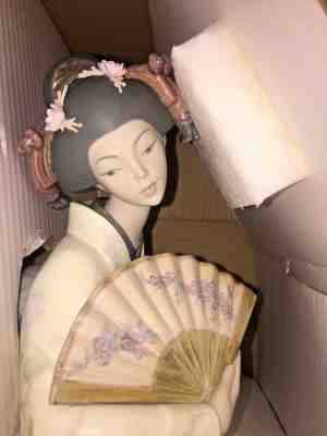 LLADRO - RETIRED - JAPANESE ELEGANCE - MORNING BREEZE - NEW IN BOX - LE 750