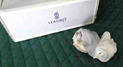 Lladro Mother Goose w/ 4 Goslings in Basket  Retired #4895 / Original Box