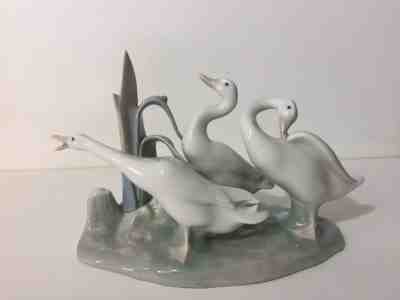 Vintage Lladro Geese Group Porcelain Figurine Statue, Retired 9