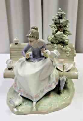 Retired LLADRO 5428 Figurine 