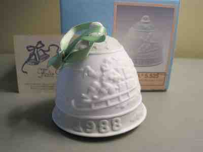 Lladro Christmas 1988 Annual Bell Ornament SANTA in SLEIGH w/ REINDEER  # 5.525 