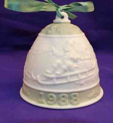 BEAUTIFUL 1988 LLADRO CHRISTMAS BELL SANTA IN HIS SLEIGH 2 REINDEER'S PRESENTS 
