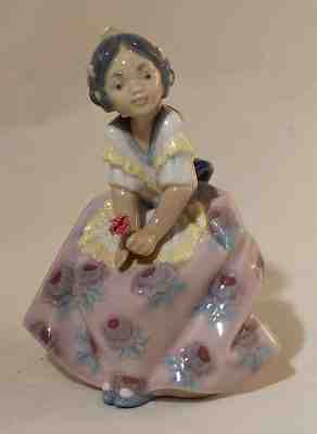 Lladro #5372 Lolita Senorita Girl on Bench with Flower 