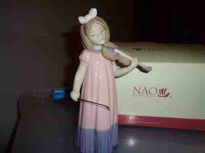 Rare And Collectible Lladro : Girl With Violin NAO Value Guide