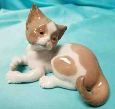 Lladro #5114 Surprised Cat Pet Me Glossy Figurine! Nice!