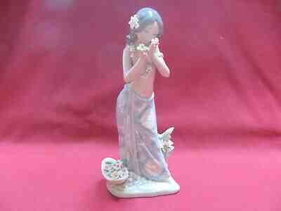 LLADRO Figurine #1480 Aroma of the Islands Hawaiian Hula Girl Signed by Artist