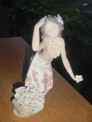 BEAUTIFUL VINTAGE LLADRO DAISA 1985 HAWAIIAN HULA GIRL EXQUISITE