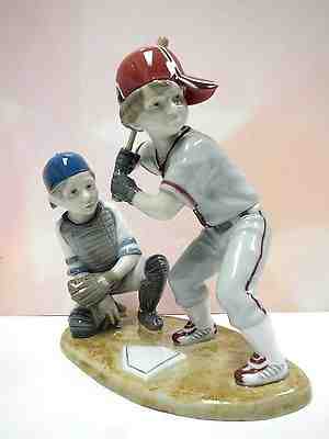 BASEBALL PLAYERS -  BATTER AND CATCHER AT HOME PLATE BOYS 2014 BY LLADRO #8797