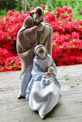 NAO by LLadro Porcelain Figurine 1439 THE HOLY FAMILY Mary Joseph Baby Jesus