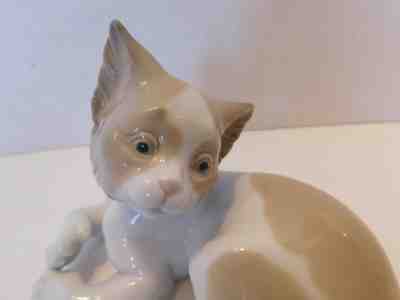 LLADRO PET ME CAT KITTEN FIGURE FIGURINE 5114