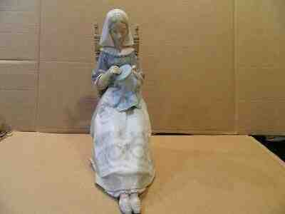 Large Lladro  Porcelain Figurine  