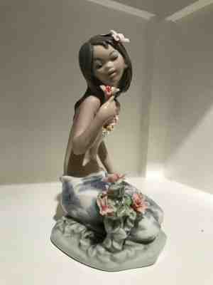  Lladro Spain Porcelain Figurine 4154 Aroma Hawaiian Girl 