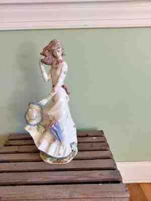 Lladro Figurine 16