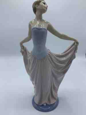 Lladro Porcelain Figurine Young Lady Dancer 5050 