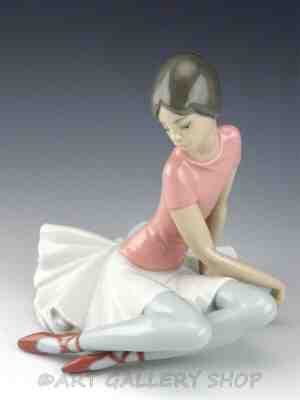 Lladro Figurine SHELLEY SITTING BALLERINA BALLET GIRL DANCER #1358 Retired Mint