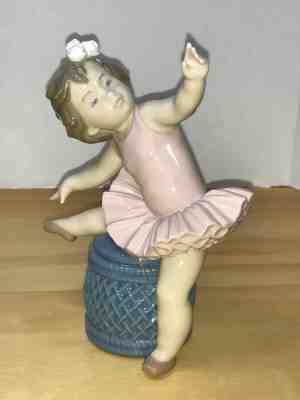 Vintage Lladro-Little Ballerina “Pose” 4.75” - #5.105 - Retired - Mint w/Box