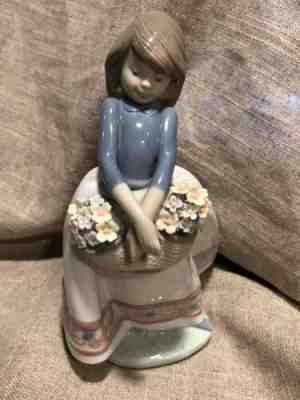 Lladro May Flowers Figurine Retired #5467 Great Condition