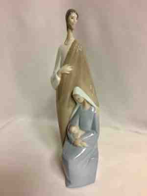 Lladro Nativity Mary Joseph Baby Jesus Glazed Porcelain Figurine 8.5" Perf Cond