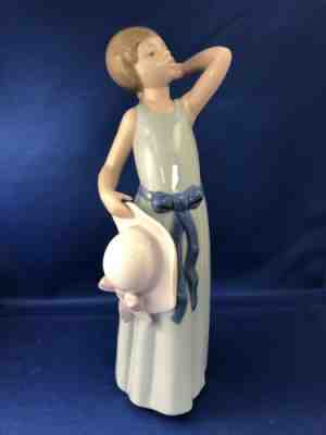 Lladro 5010 Pamela Tocado Coiffure-Girl With Hat With Original Box