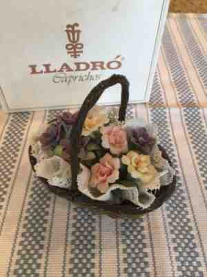 Lladro 1553 Small Brown Flower Basket w/ Original Box - Perfect Condition - RARE