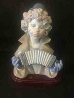 Lladro Figurine “Fine Melody” Clowm #5585 With Wood Base.