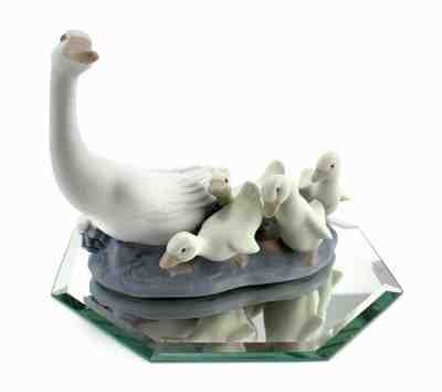 Lladro 1307 Mother Goose With Goslings Signed By Artist Excellent!!!