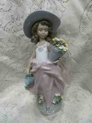 LLADRO Society #7676 Porcelain Figurine 