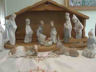 LLADRO NATIVITY SET 11 PIECES SET WITH CRECHE 