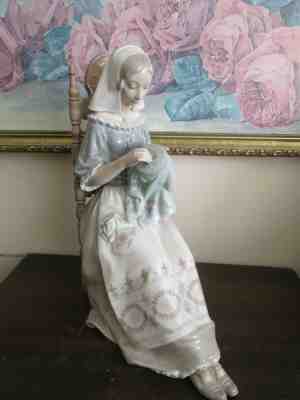  Lladro Spain Porcelain Figurine Embroidery Lady # 4865