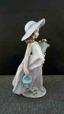 LLADRO Society #7676 Porcelain Figurine 