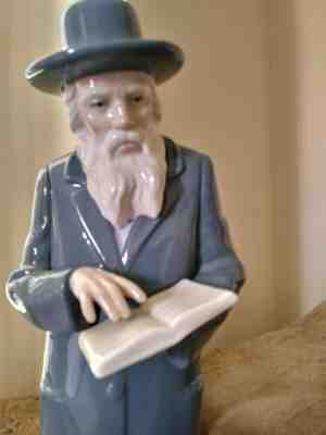 Nao Lladro Figurine THE RABBI JEWISH ORTHODOX MAN READING BOOK Mint 