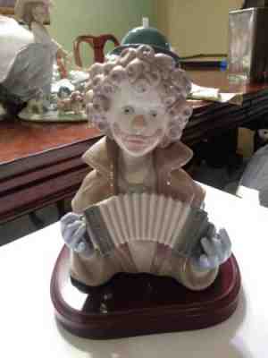 Lladro Figurine “Fine Melody” Clowm #5585 With Wood Base - fast Shipping