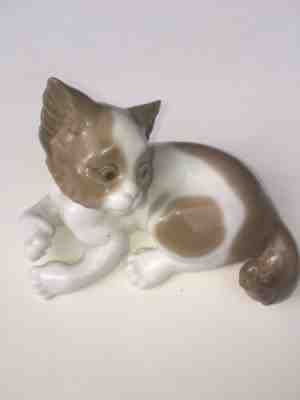 LLARDRO 5114 CAT FIGURINE